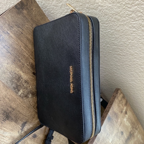 Used Black Michael Kors bag - Picture 4 of 4